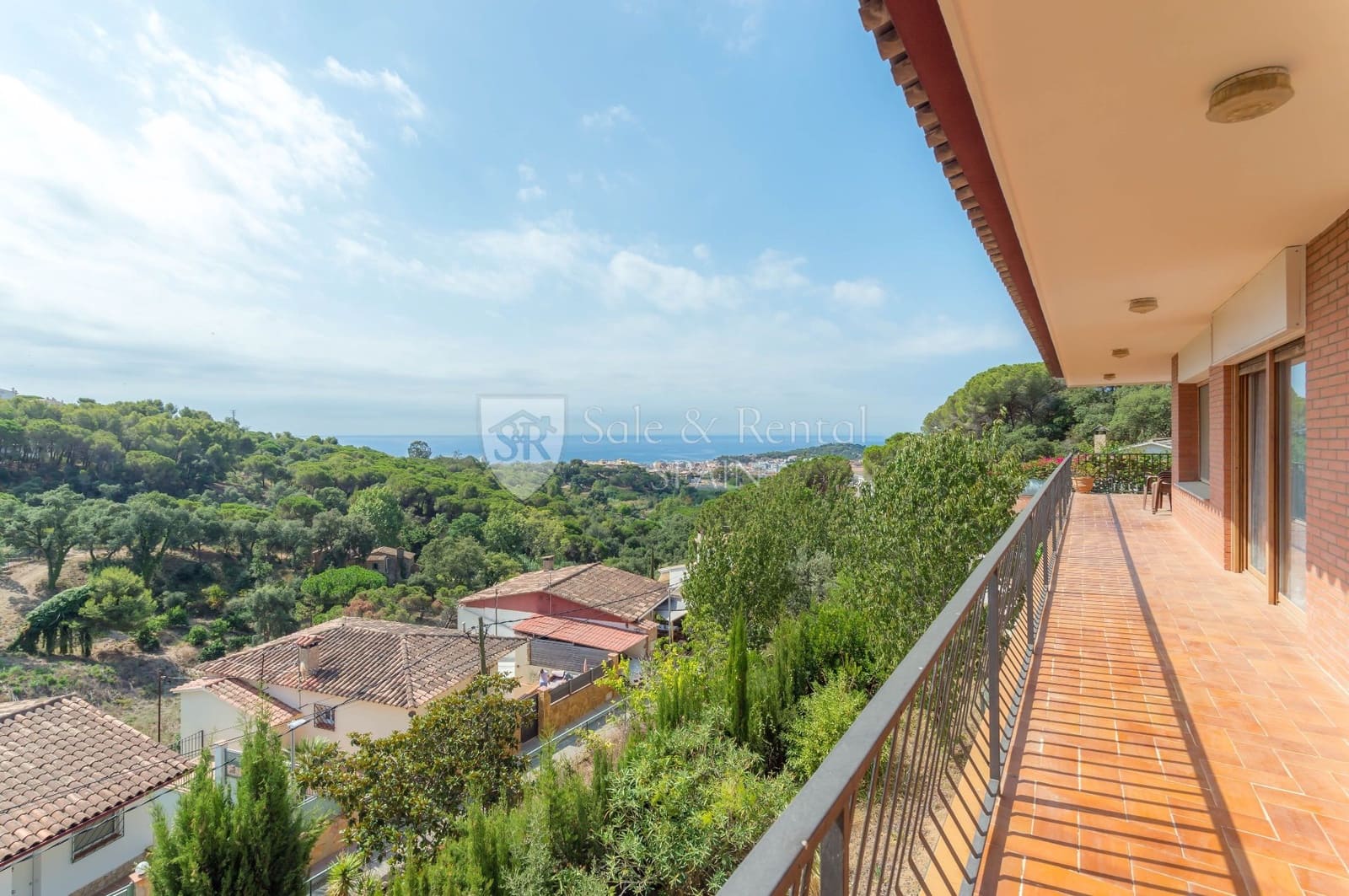 4 soveværelse Villa til salg i Lloret de Mar med swimmingpool garage - € 450.000 (Ref: 7000798)