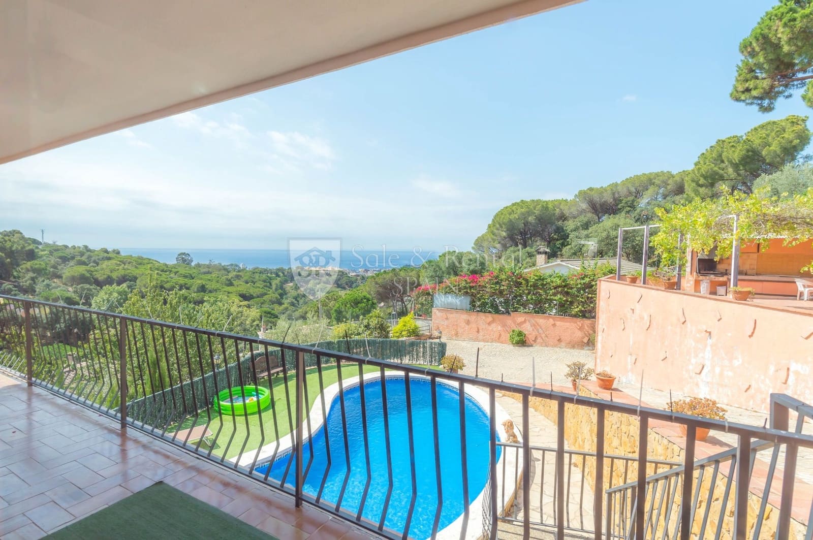 4 soveværelse Villa til salg i Lloret de Mar med swimmingpool garage - € 450.000 (Ref: 7000798)