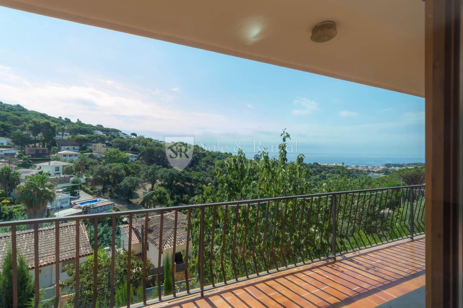 4 soveværelse Villa til salg i Lloret de Mar med swimmingpool garage - € 450.000 (Ref: 7000798)