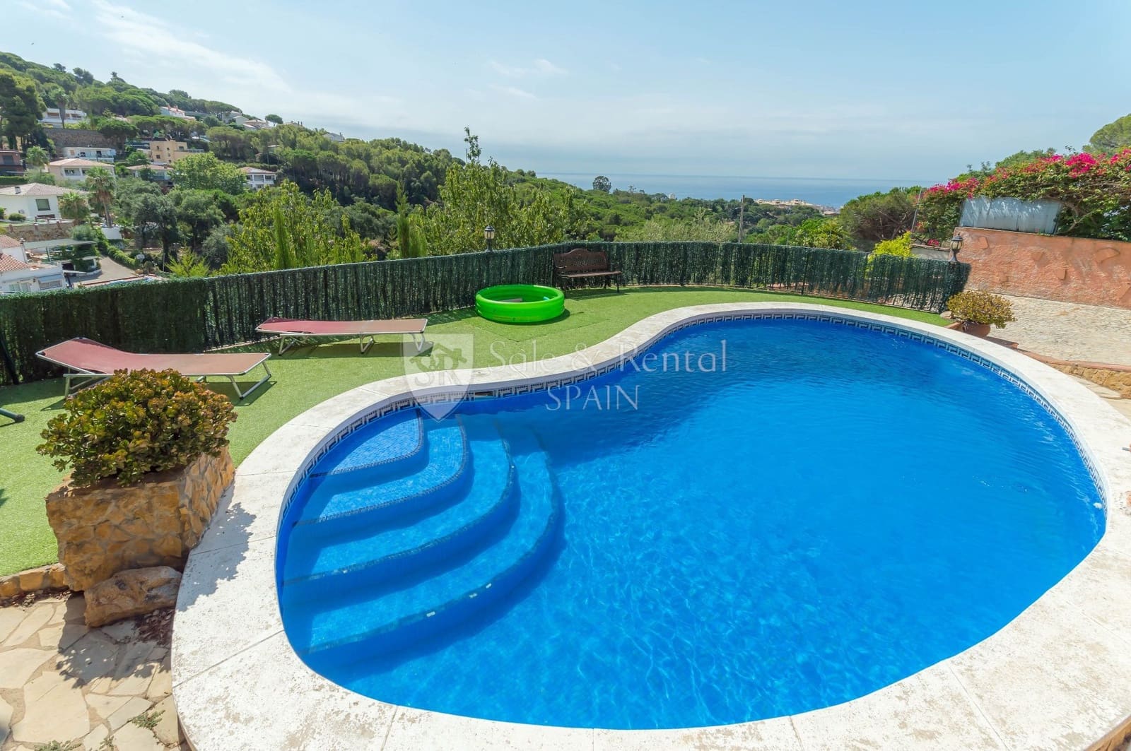 4 soveværelse Villa til salg i Lloret de Mar med swimmingpool garage - € 450.000 (Ref: 7000798)