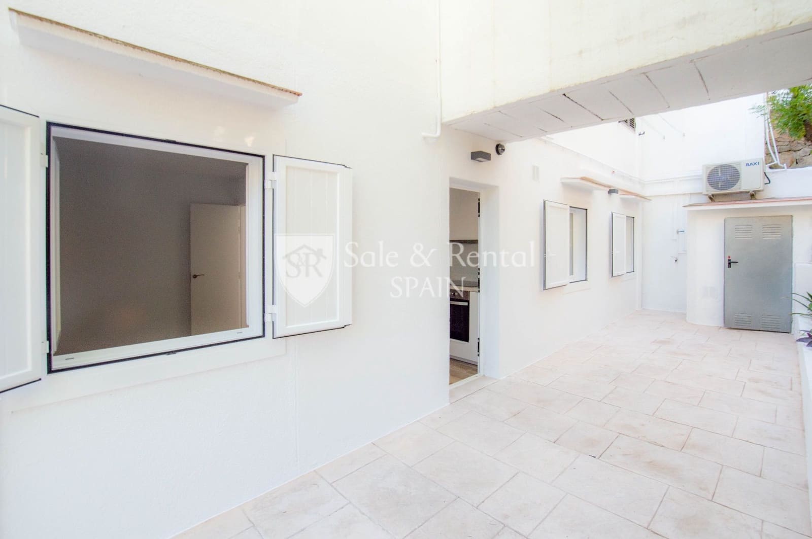 3 bedroom Flat for sale in Lloret de Mar - € 195,000 (Ref: 7140699)