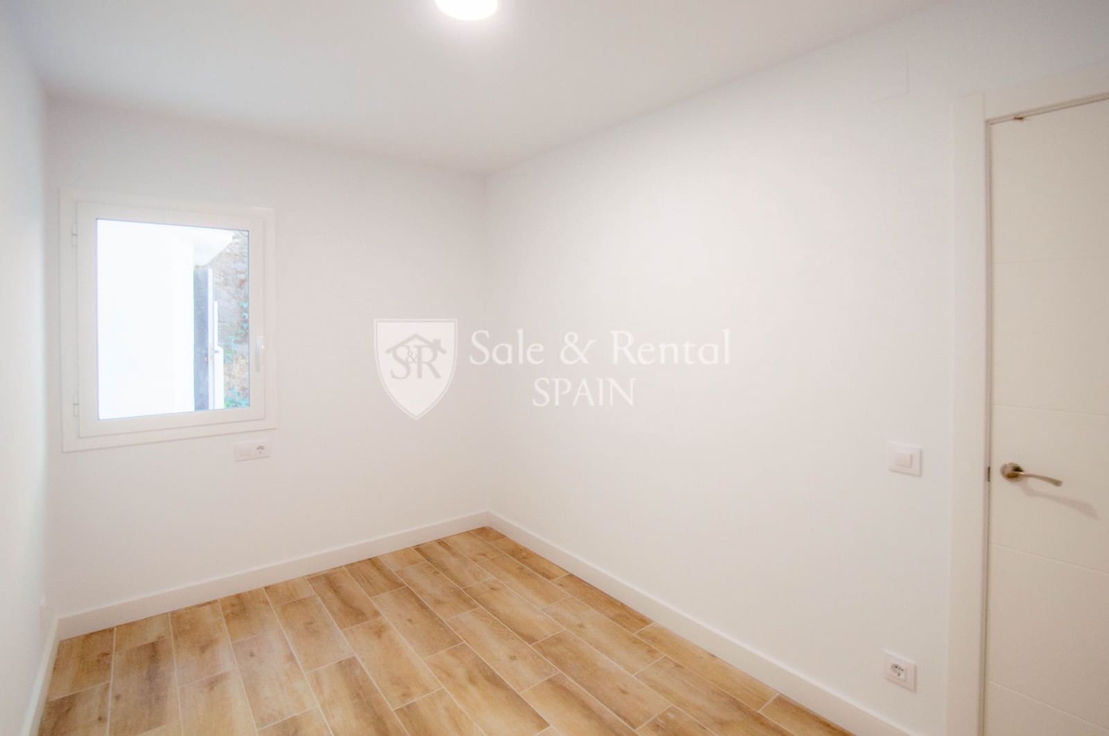 3 bedroom Flat for sale in Lloret de Mar - € 195,000 (Ref: 7140699)