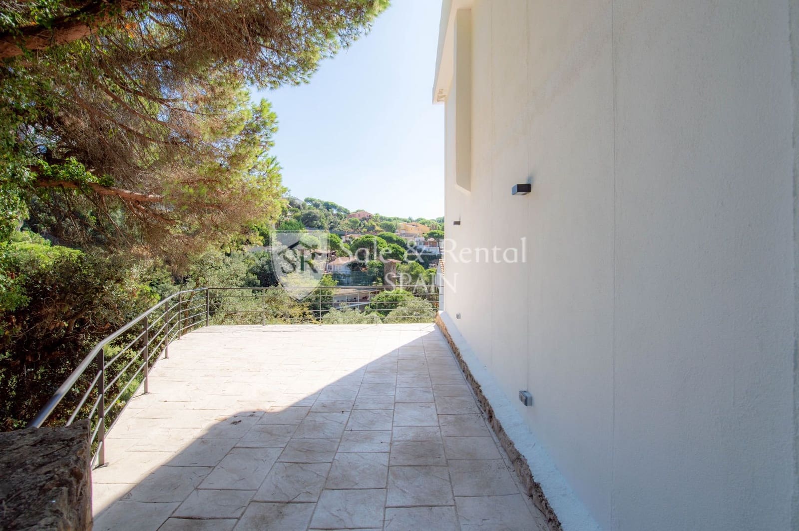 3 bedroom Flat for sale in Lloret de Mar - € 195,000 (Ref: 7140699)