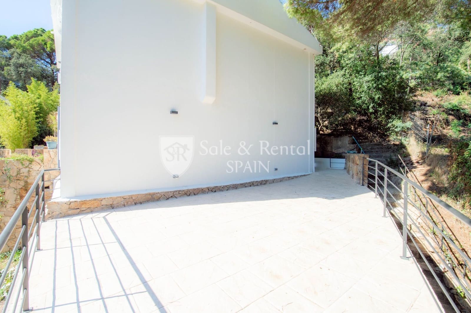 3 bedroom Flat for sale in Lloret de Mar - € 195,000 (Ref: 7140699)