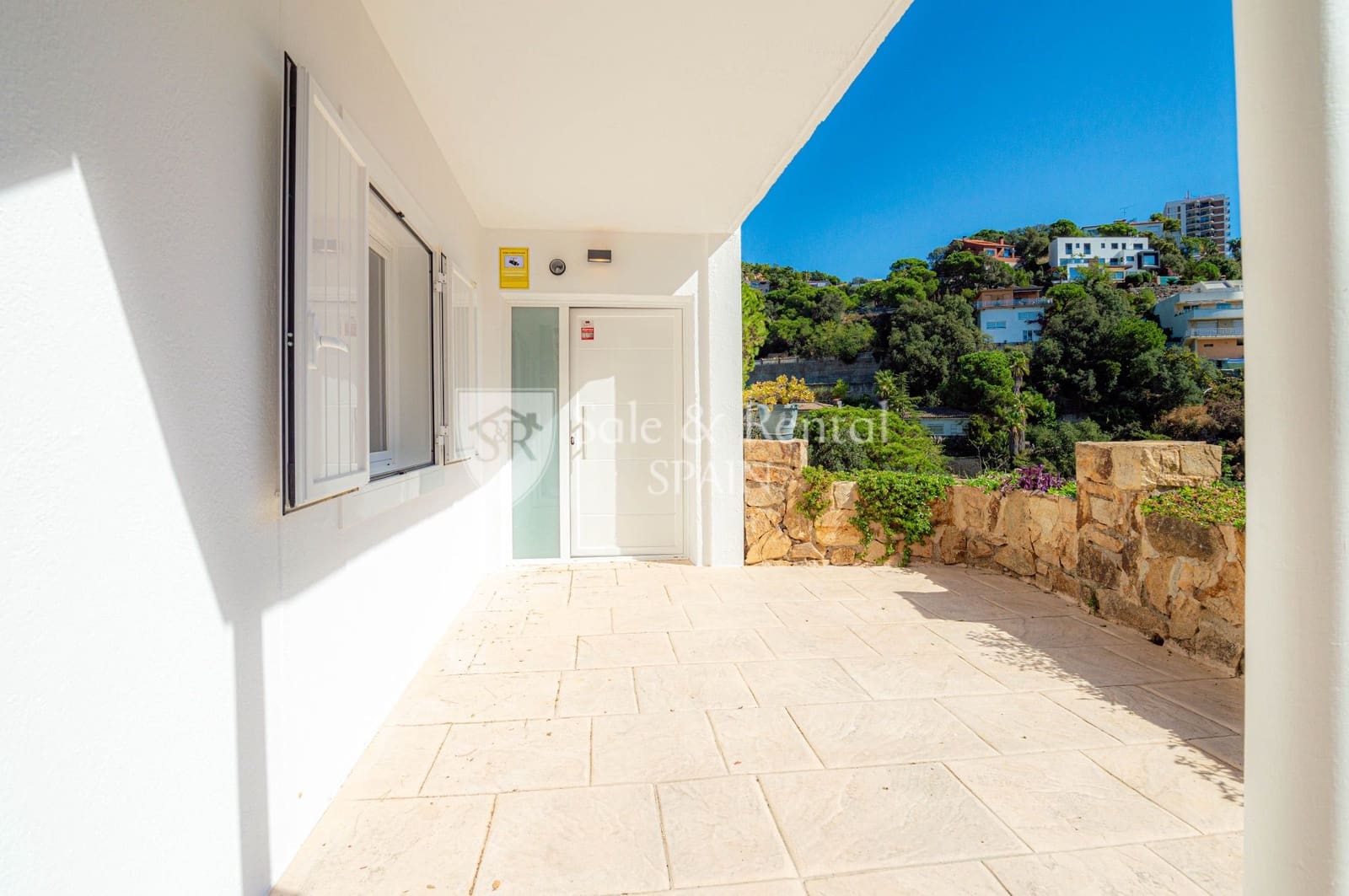 3 bedroom Flat for sale in Lloret de Mar - € 195,000 (Ref: 7140699)