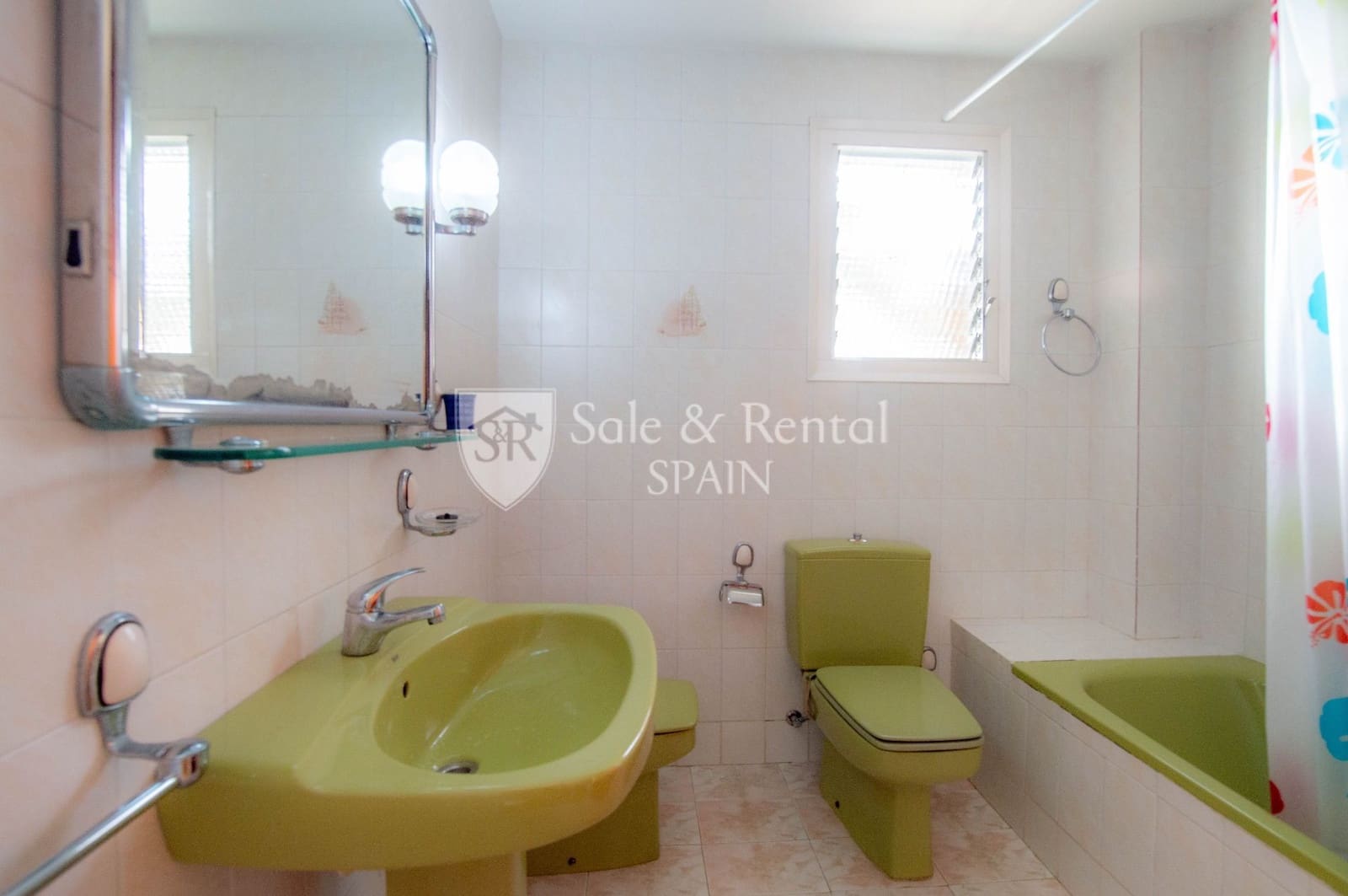 7 soveværelse Villa til salg i Lloret de Mar med swimmingpool garage - € 490.000 (Ref: 7149431)