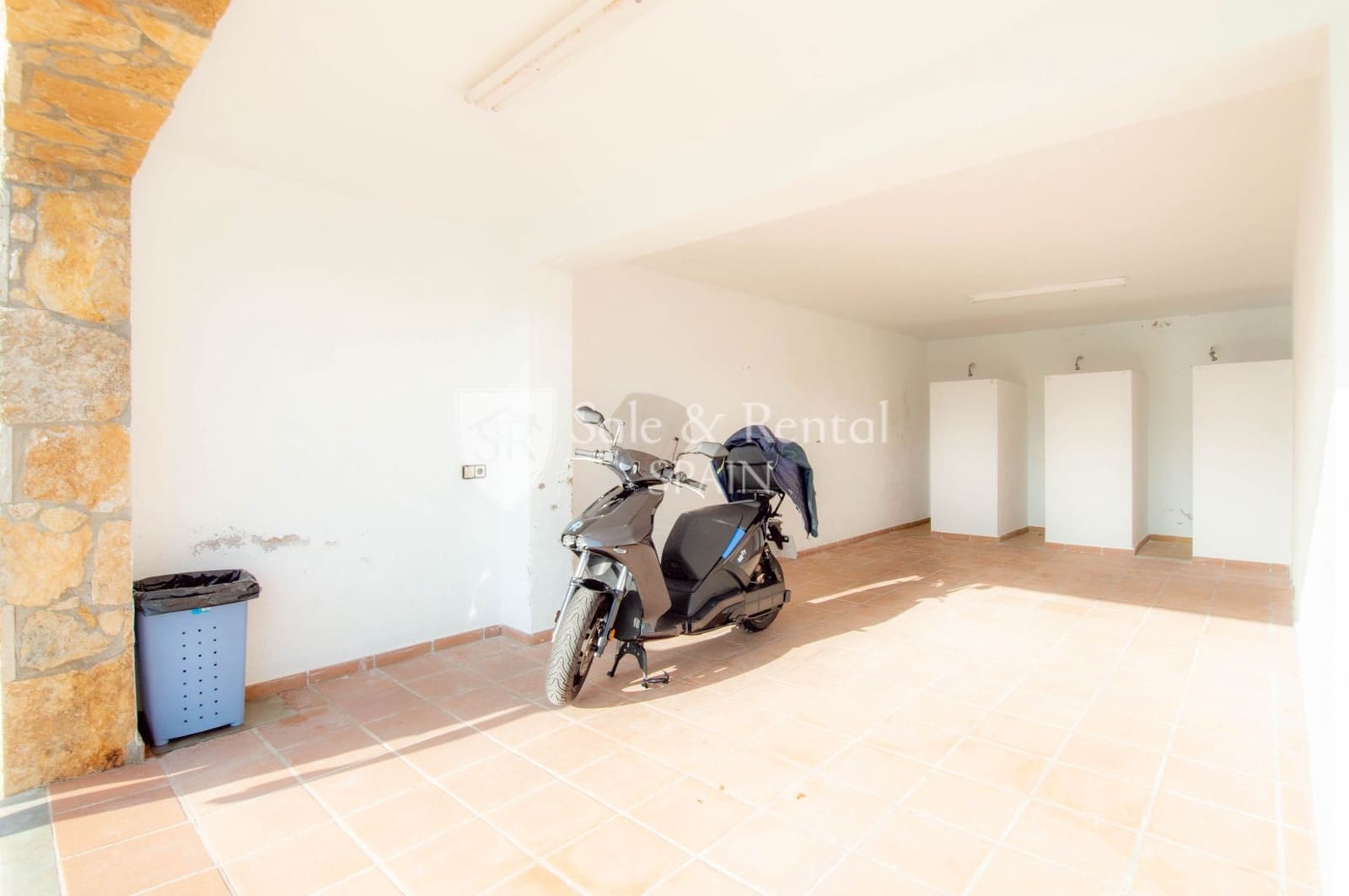 7 soveværelse Villa til salg i Lloret de Mar med swimmingpool garage - € 490.000 (Ref: 7149431)