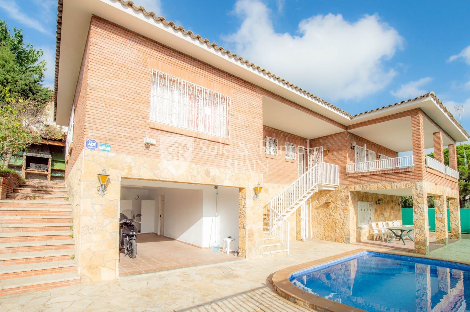 7 soveværelse Villa til salg i Lloret de Mar med swimmingpool garage - € 490.000 (Ref: 7149431)