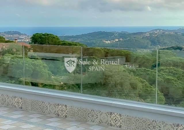 4 camera da letto Villa in vendita in Urbanitzacions del Nord, Lloret de Mar con piscina garage - 869.500 € (Rif: 7284844)