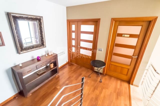 5 bedroom Villa for sale in Roca Grossa, Lloret de Mar with pool garage - € 690,000 (Ref: 7302119)