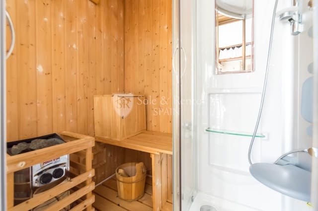 Chalet de 8 habitaciones en Serra Brava, Lloret de Mar en venta con piscina garaje - 449.000 € (Ref: 7419809)