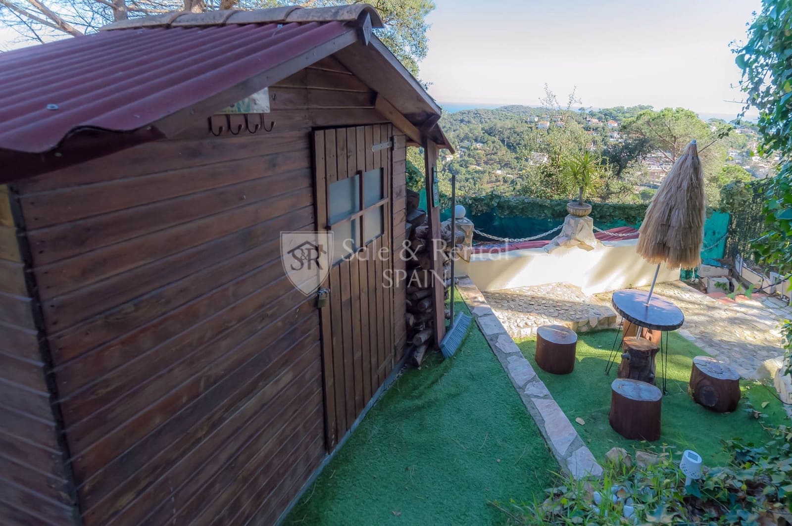 8 soveværelse Villa til salg i Lloret de Mar med swimmingpool garage - € 449.000 (Ref: 7419809)