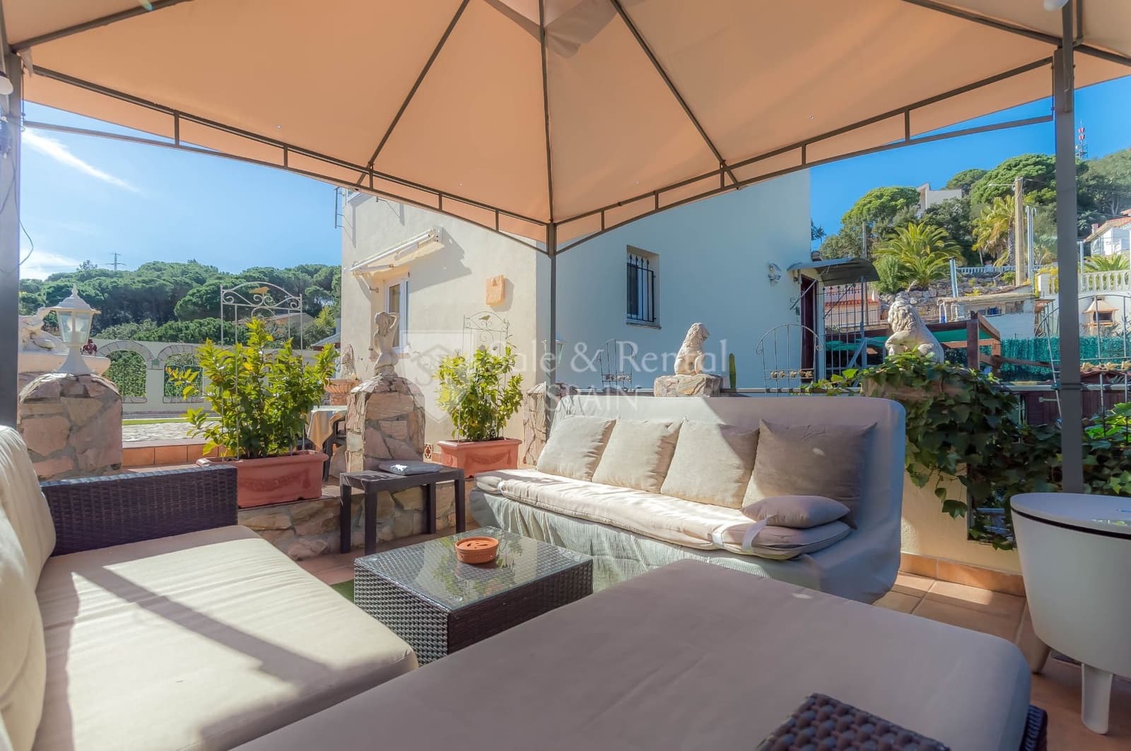 8 soveværelse Villa til salg i Lloret de Mar med swimmingpool garage - € 449.000 (Ref: 7419809)