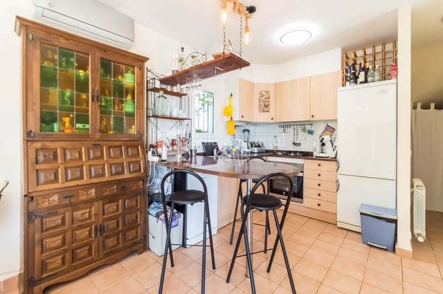 Chalet de 8 habitaciones en Serra Brava, Lloret de Mar en venta con piscina garaje - 449.000 € (Ref: 7419809)