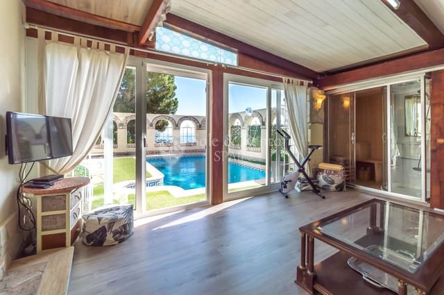 Chalet de 8 habitaciones en Serra Brava, Lloret de Mar en venta con piscina garaje - 449.000 € (Ref: 7419809)