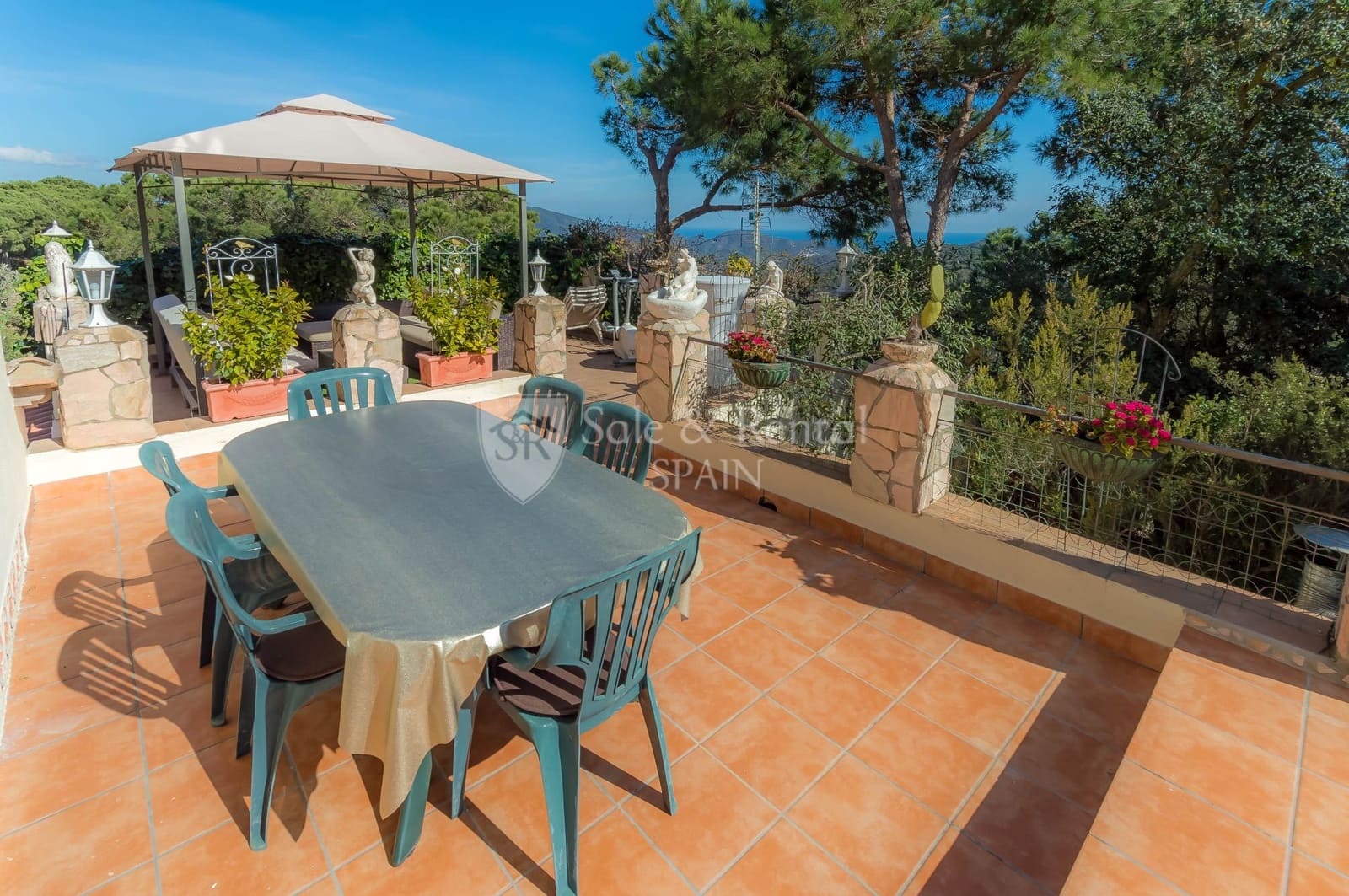 8 soveværelse Villa til salg i Lloret de Mar med swimmingpool garage - € 449.000 (Ref: 7419809)