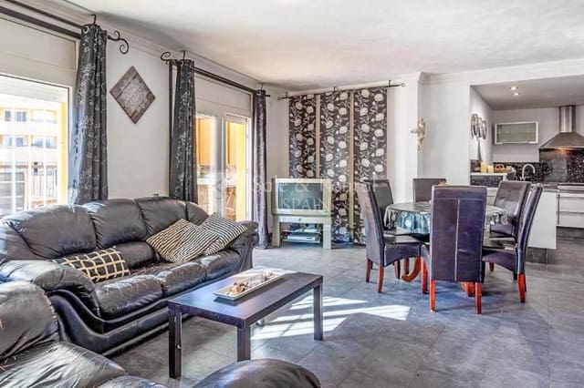 3 makuuhuone Asunto myytävänä paikassa Fenals, Lloret de Mar - 360 000 € (Ref: 7454641)