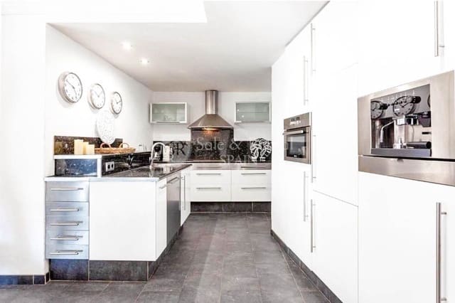 3 makuuhuone Asunto myytävänä paikassa Fenals, Lloret de Mar - 360 000 € (Ref: 7454641)