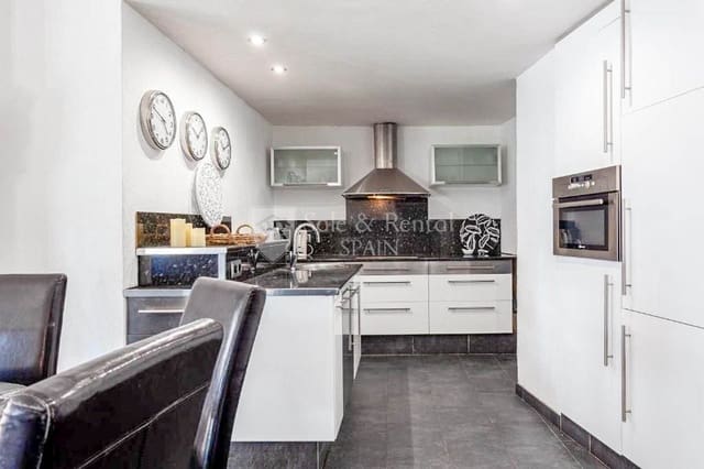 3 makuuhuone Asunto myytävänä paikassa Fenals, Lloret de Mar - 360 000 € (Ref: 7454641)