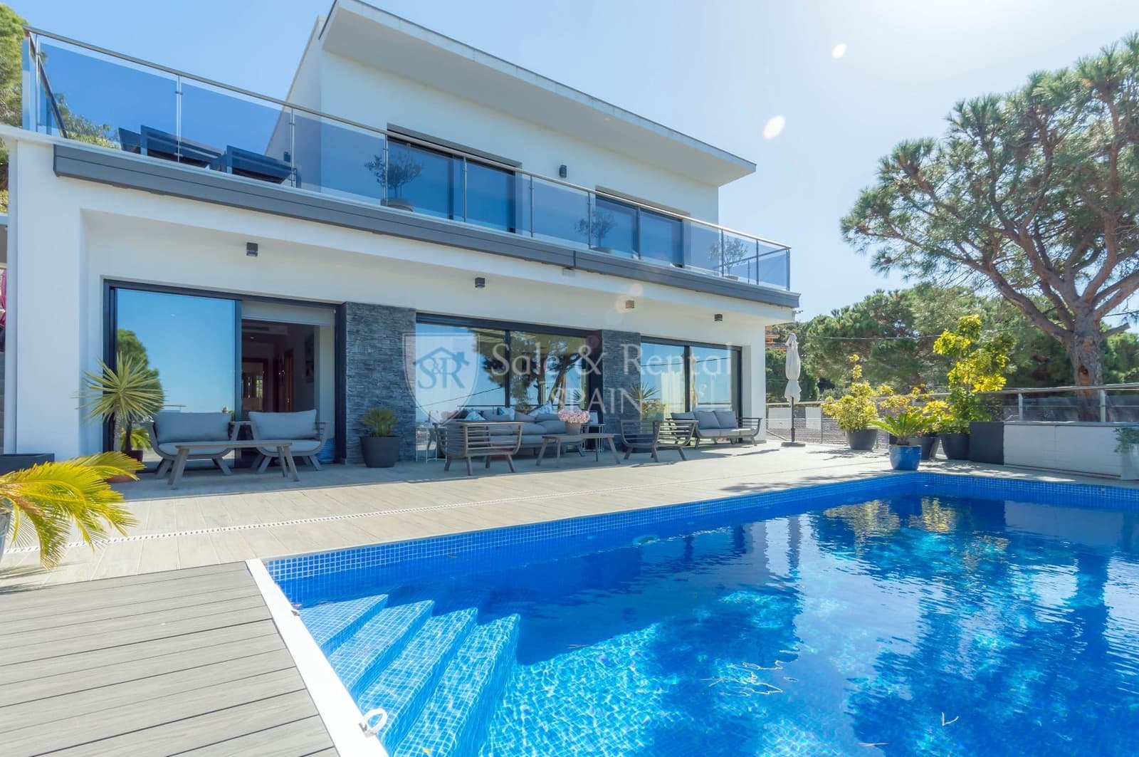 4 bedroom Villa for sale in Lloret de Mar with pool garage - € 1,250,000 (Ref: 7480689)