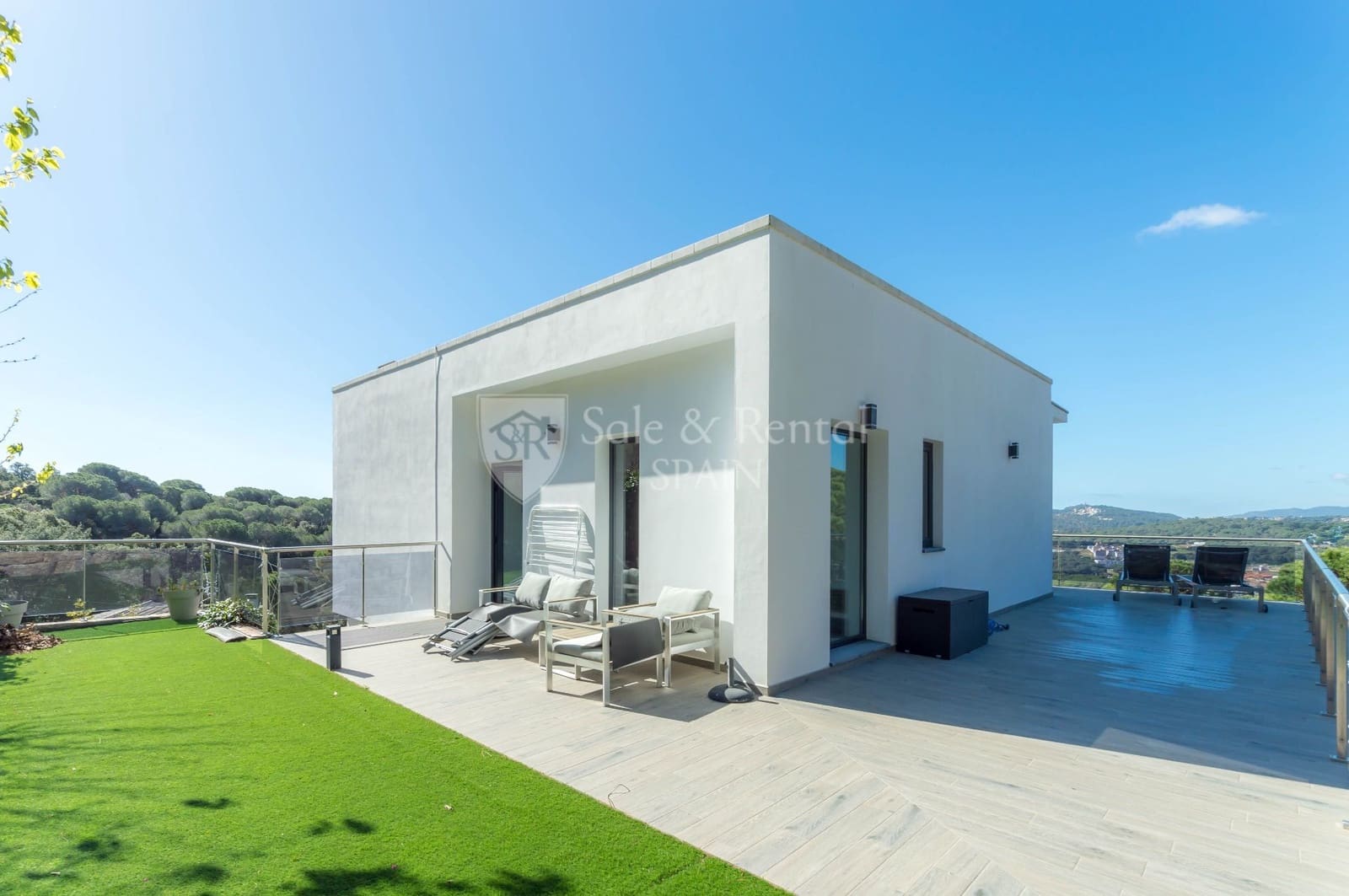 4 bedroom Villa for sale in Lloret de Mar with pool garage - € 1,250,000 (Ref: 7480689)