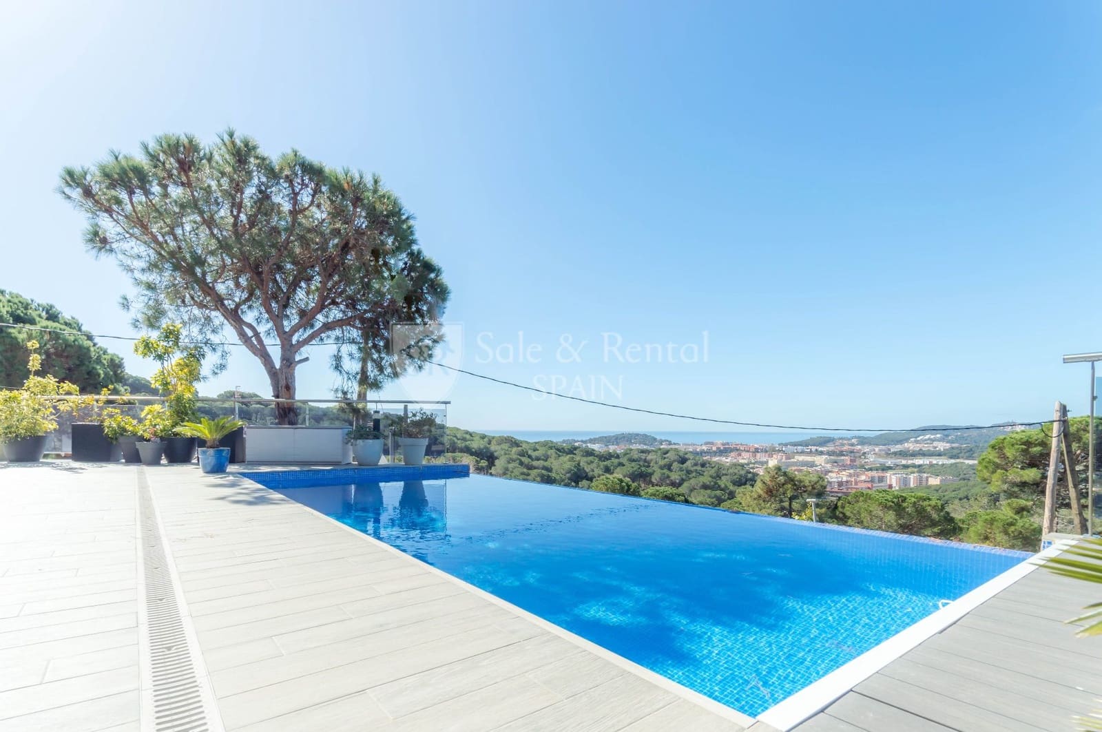 4 bedroom Villa for sale in Lloret de Mar with pool garage - € 1,250,000 (Ref: 7480689)