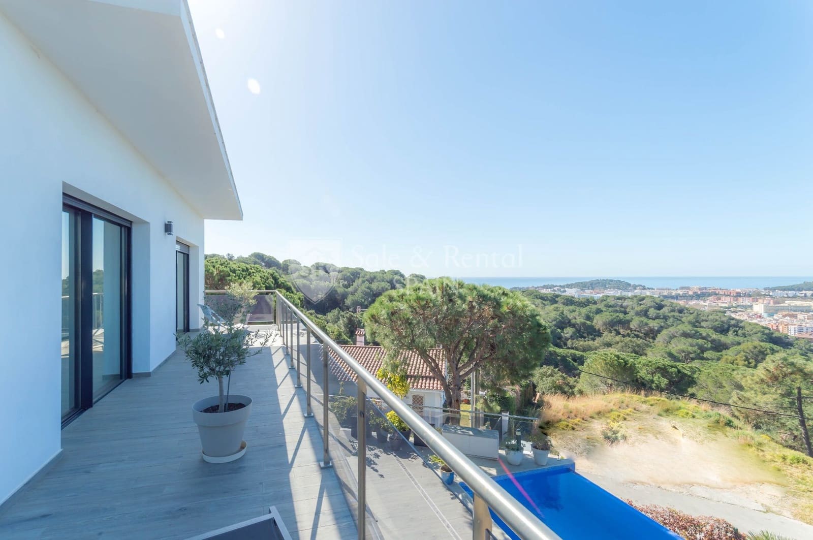 4 bedroom Villa for sale in Lloret de Mar with pool garage - € 1,250,000 (Ref: 7480689)