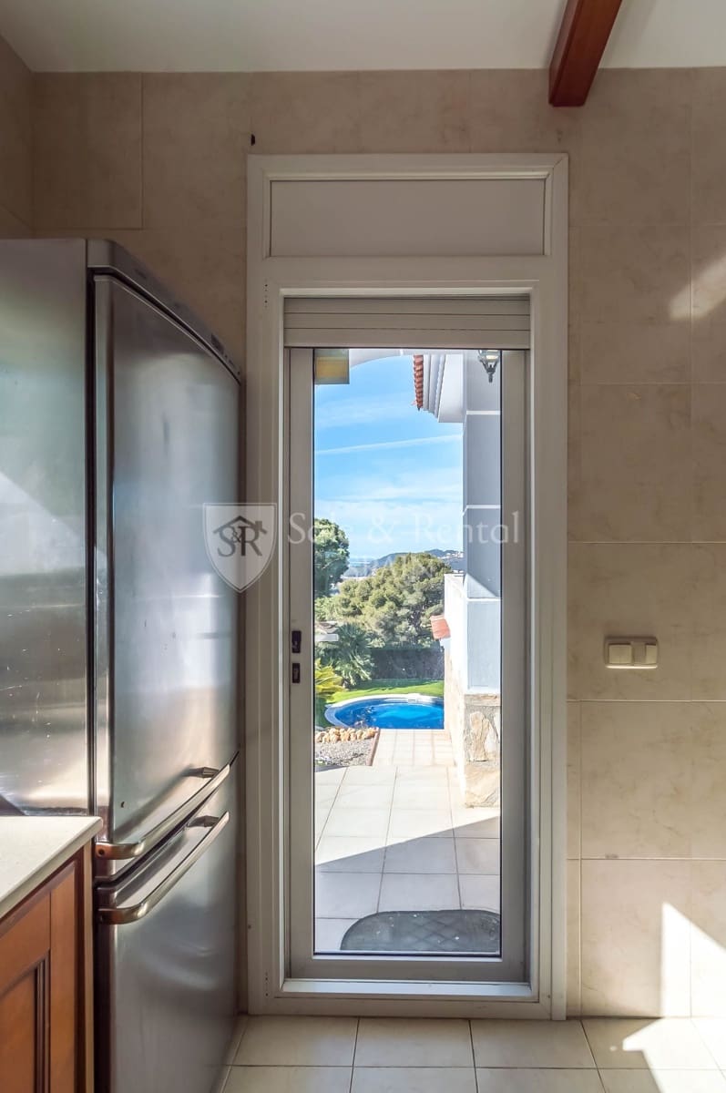 3 soveværelse Villa til salg i Lloret de Mar med swimmingpool garage - € 699.000 (Ref: 7512691)