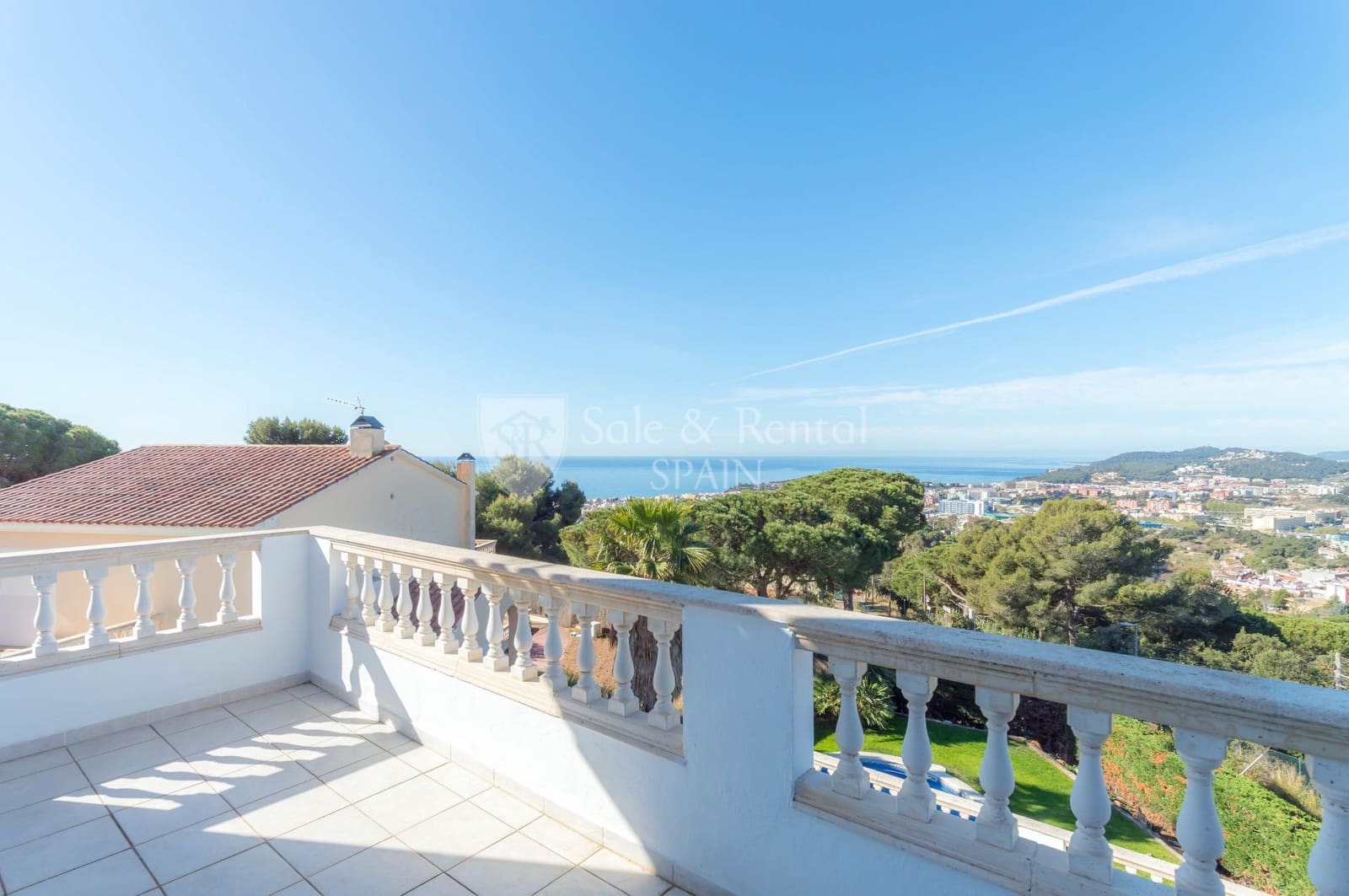 3 soveværelse Villa til salg i Lloret de Mar med swimmingpool garage - € 699.000 (Ref: 7512691)