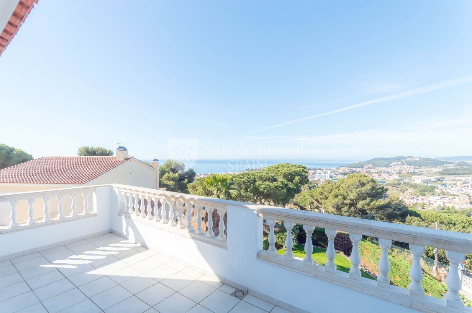3 soveværelse Villa til salg i Lloret de Mar med swimmingpool garage - € 699.000 (Ref: 7512691)