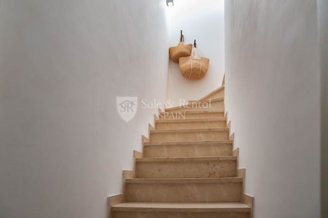 4 bedroom Semi-detached Villa for sale in Fenals, Lloret de Mar with pool garage - € 625,000 (Ref: 7515632)