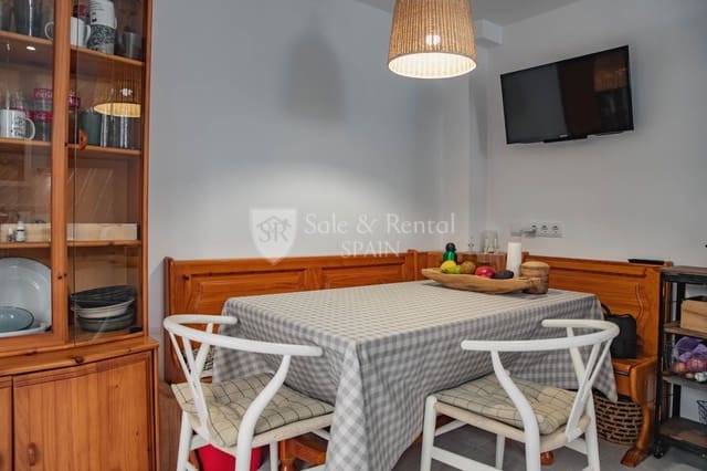 4 bedroom Semi-detached Villa for sale in Fenals, Lloret de Mar with pool garage - € 625,000 (Ref: 7515632)