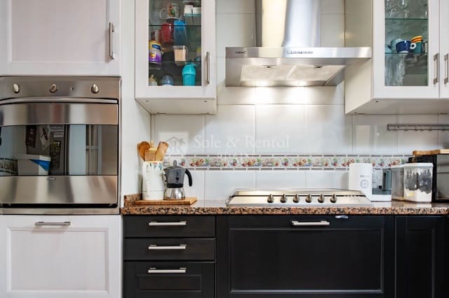 4 bedroom Semi-detached Villa for sale in Fenals, Lloret de Mar with pool garage - € 625,000 (Ref: 7515632)