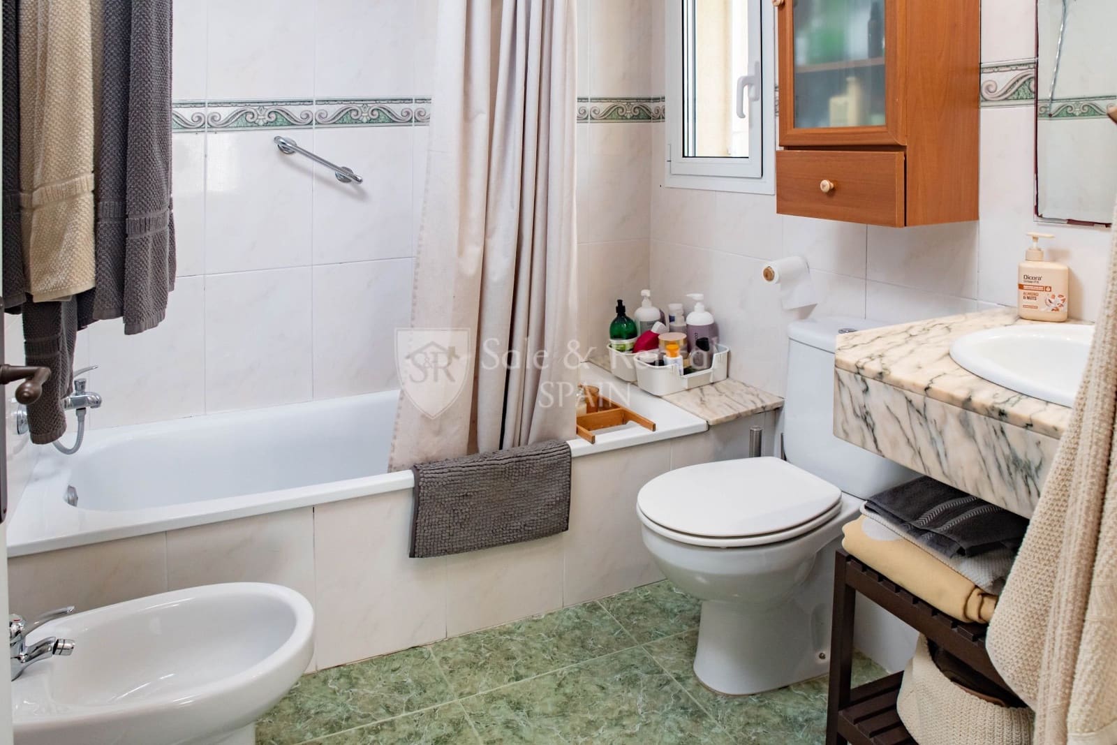 4 soverom Kjedet enebolig til salgs i Lloret de Mar med svømmebasseng garasje - € 625 000 (Ref: 7515632)