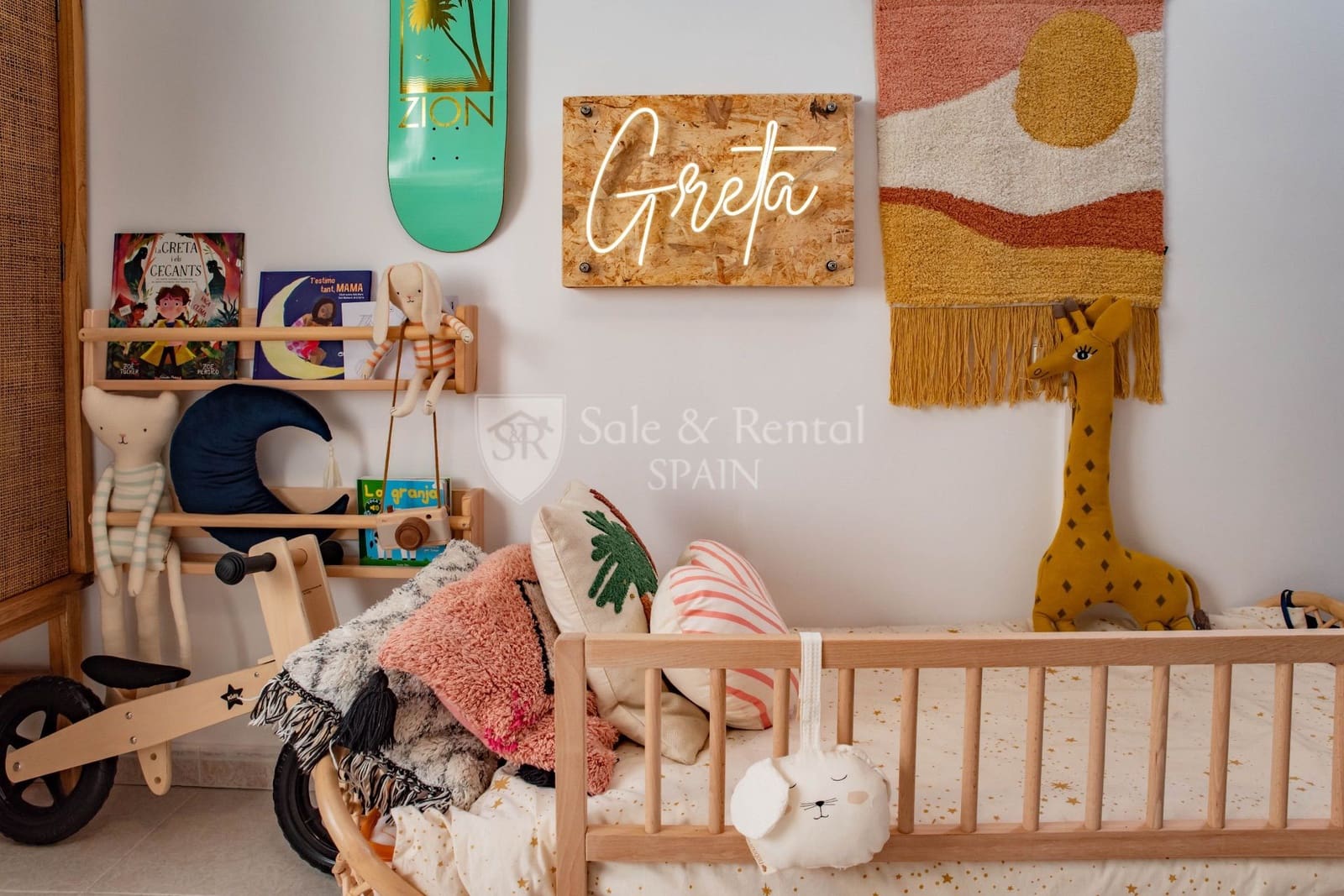 4 soverom Kjedet enebolig til salgs i Lloret de Mar med svømmebasseng garasje - € 625 000 (Ref: 7515632)