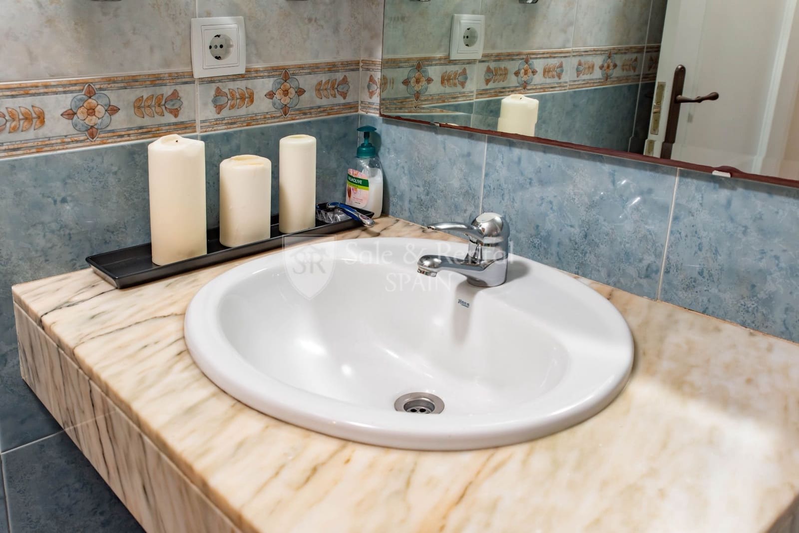 4 soverom Kjedet enebolig til salgs i Lloret de Mar med svømmebasseng garasje - € 625 000 (Ref: 7515632)