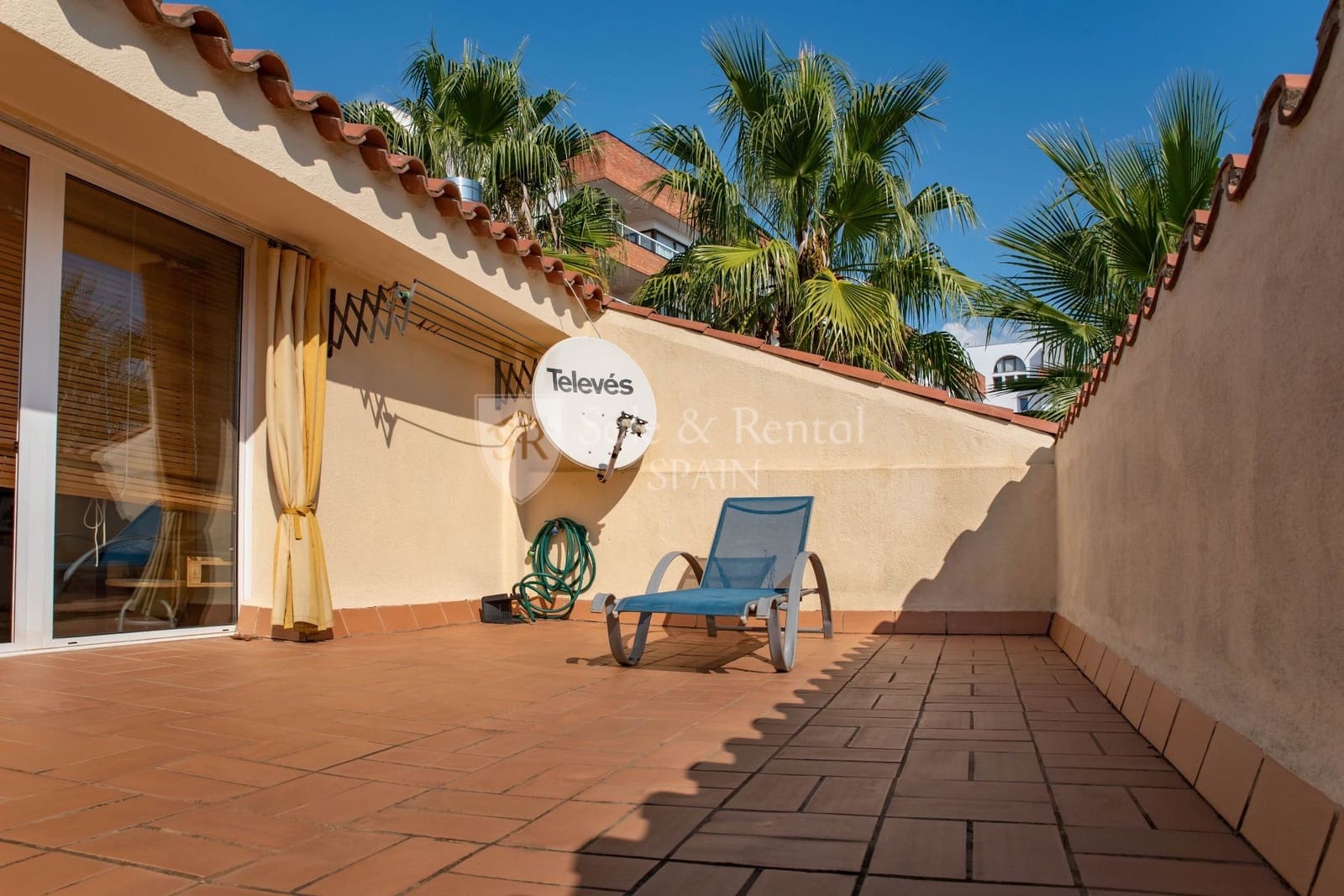 4 soverom Kjedet enebolig til salgs i Lloret de Mar med svømmebasseng garasje - € 625 000 (Ref: 7515632)