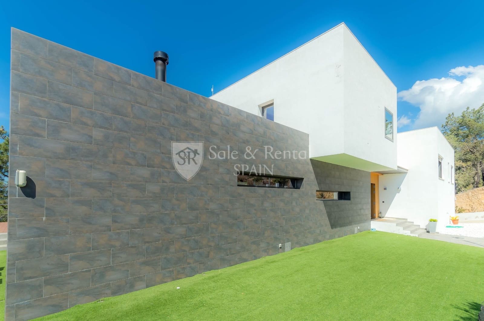 4 soverom Villa til salgs i Lloret de Mar med svømmebasseng garasje - € 1 200 000 (Ref: 7561569)