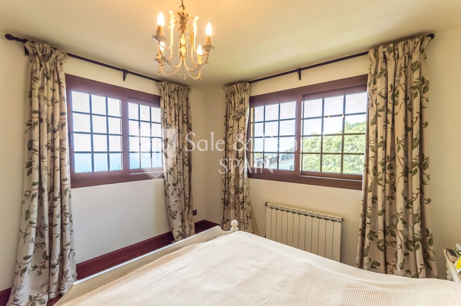 5 slaapkamer Villa te koop in Lloret de Mar met zwembad garage - € 1.570.000 (Ref: 7646876)