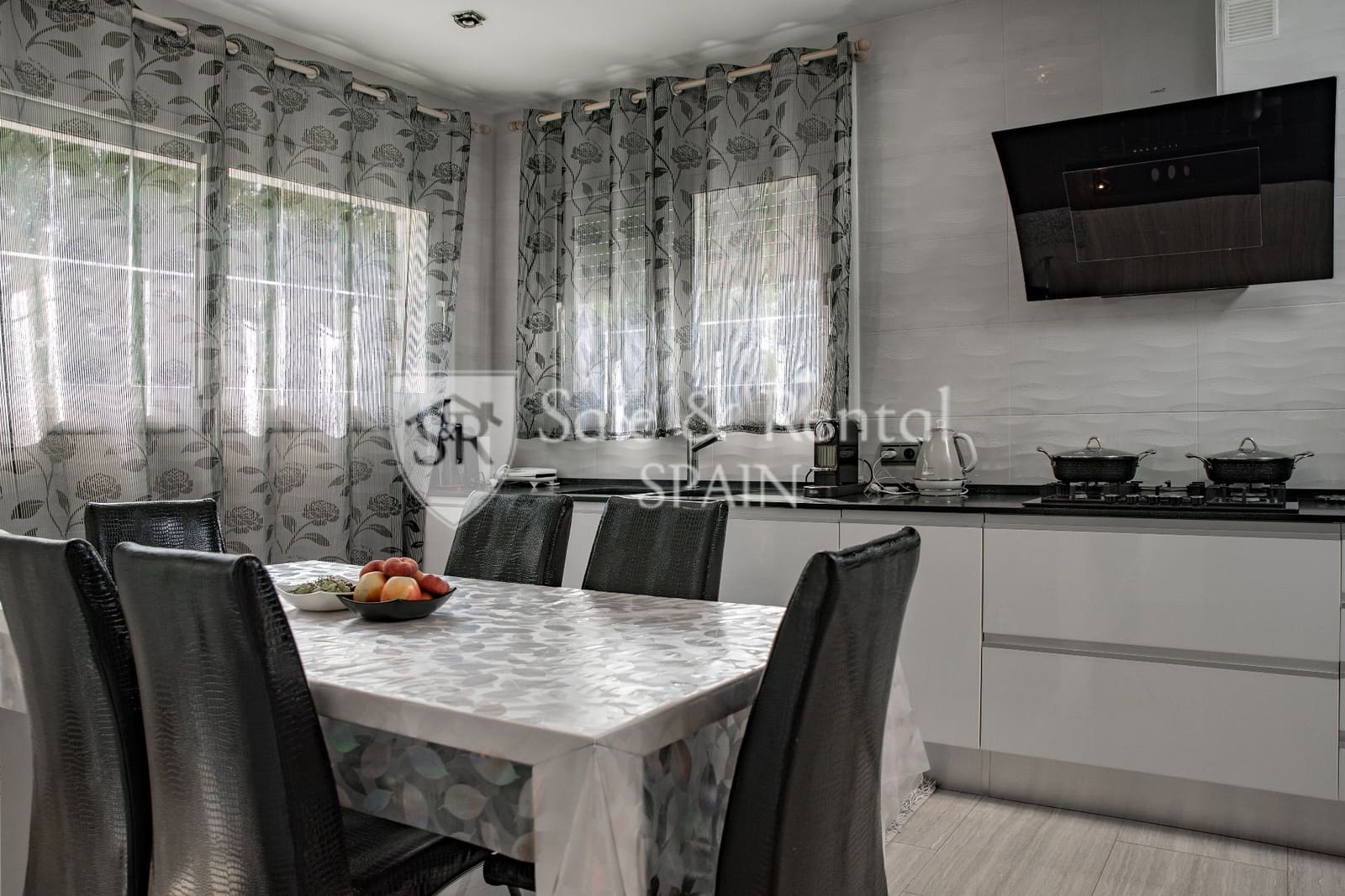 5 soveværelse Villa til salg i Lloret de Mar med swimmingpool garage - € 1.490.000 (Ref: 7703191)