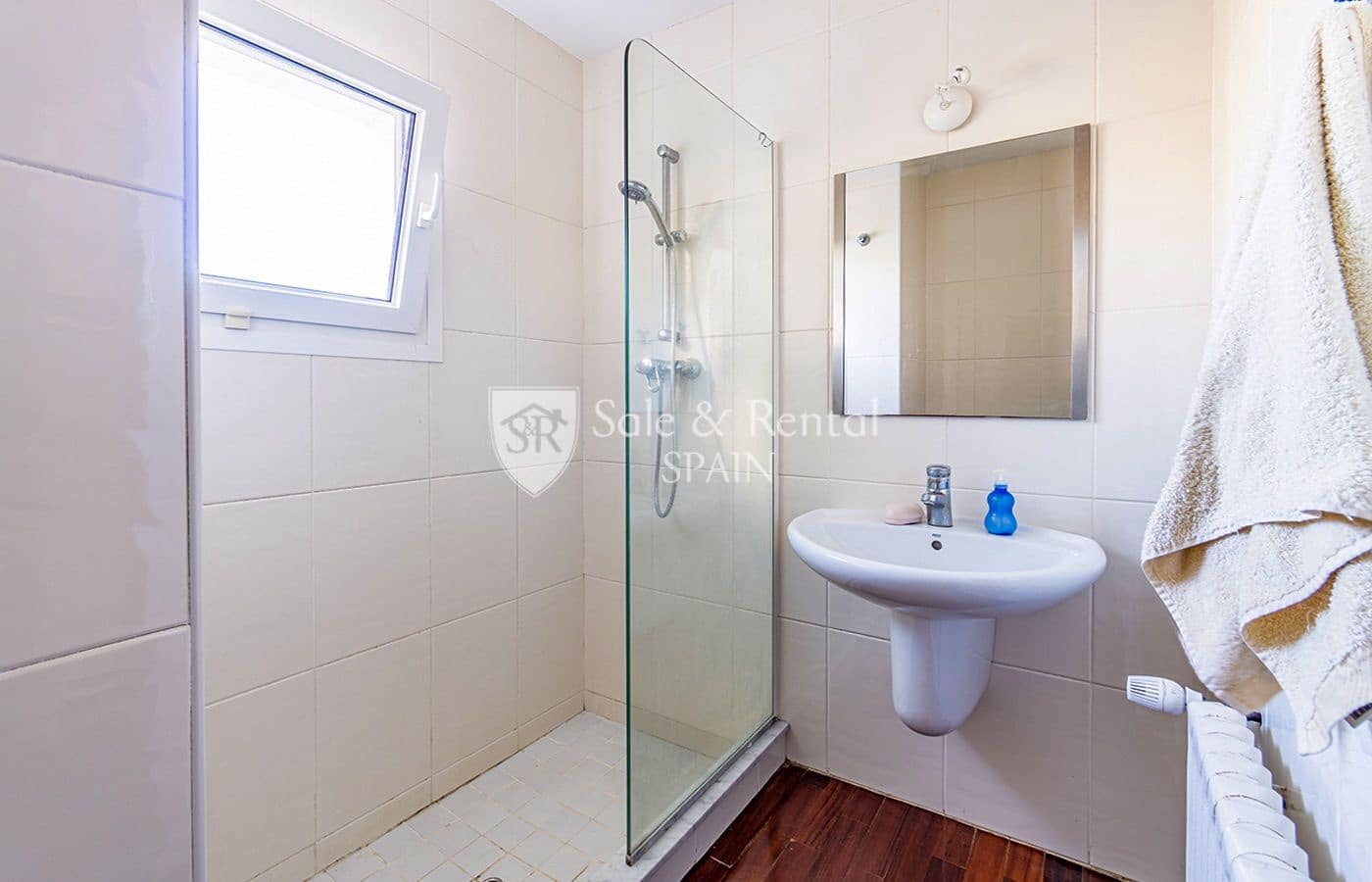 5 soveværelse Villa til salg i Llanca med swimmingpool garage - € 1.600.000 (Ref: 7921626)