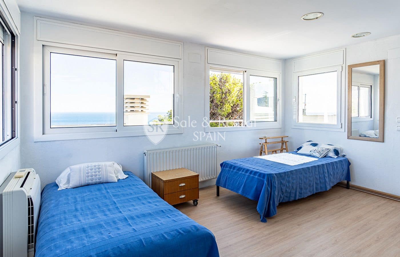 5 soveværelse Villa til salg i Llanca med swimmingpool garage - € 1.600.000 (Ref: 7921626)