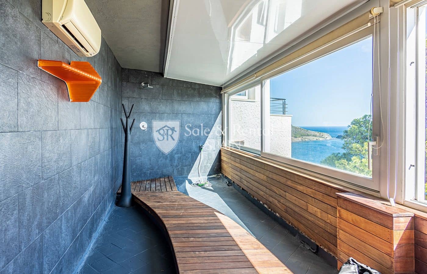 5 soveværelse Villa til salg i Llanca med swimmingpool garage - € 1.600.000 (Ref: 7921626)