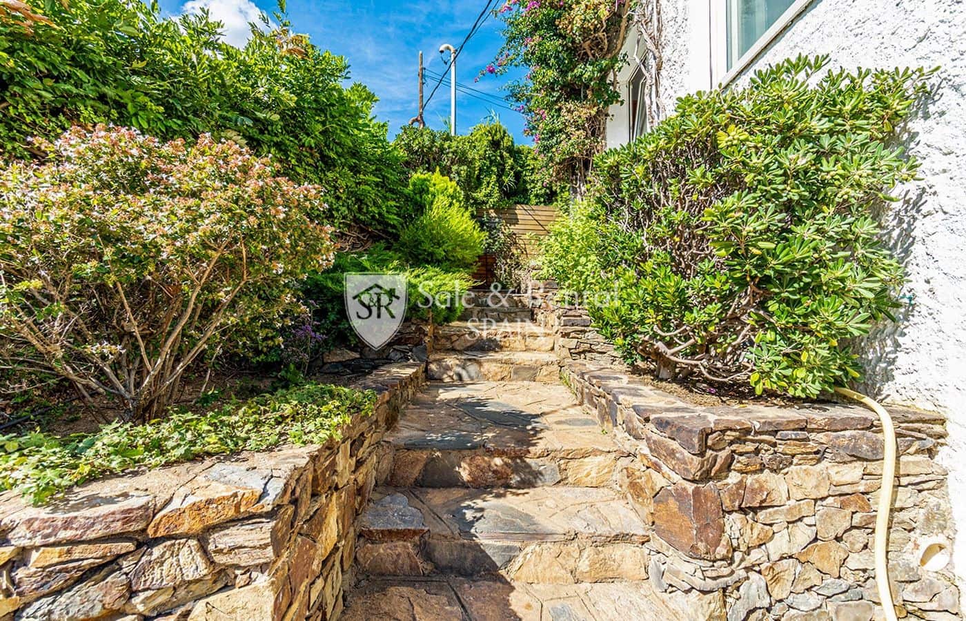 5 soveværelse Villa til salg i Llanca med swimmingpool garage - € 1.600.000 (Ref: 7921626)