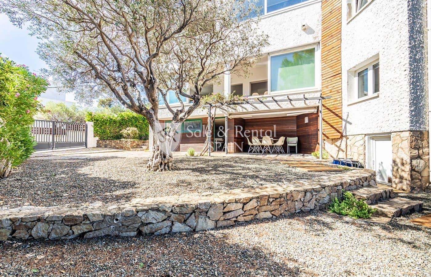 5 soveværelse Villa til salg i Llanca med swimmingpool garage - € 1.600.000 (Ref: 7921626)