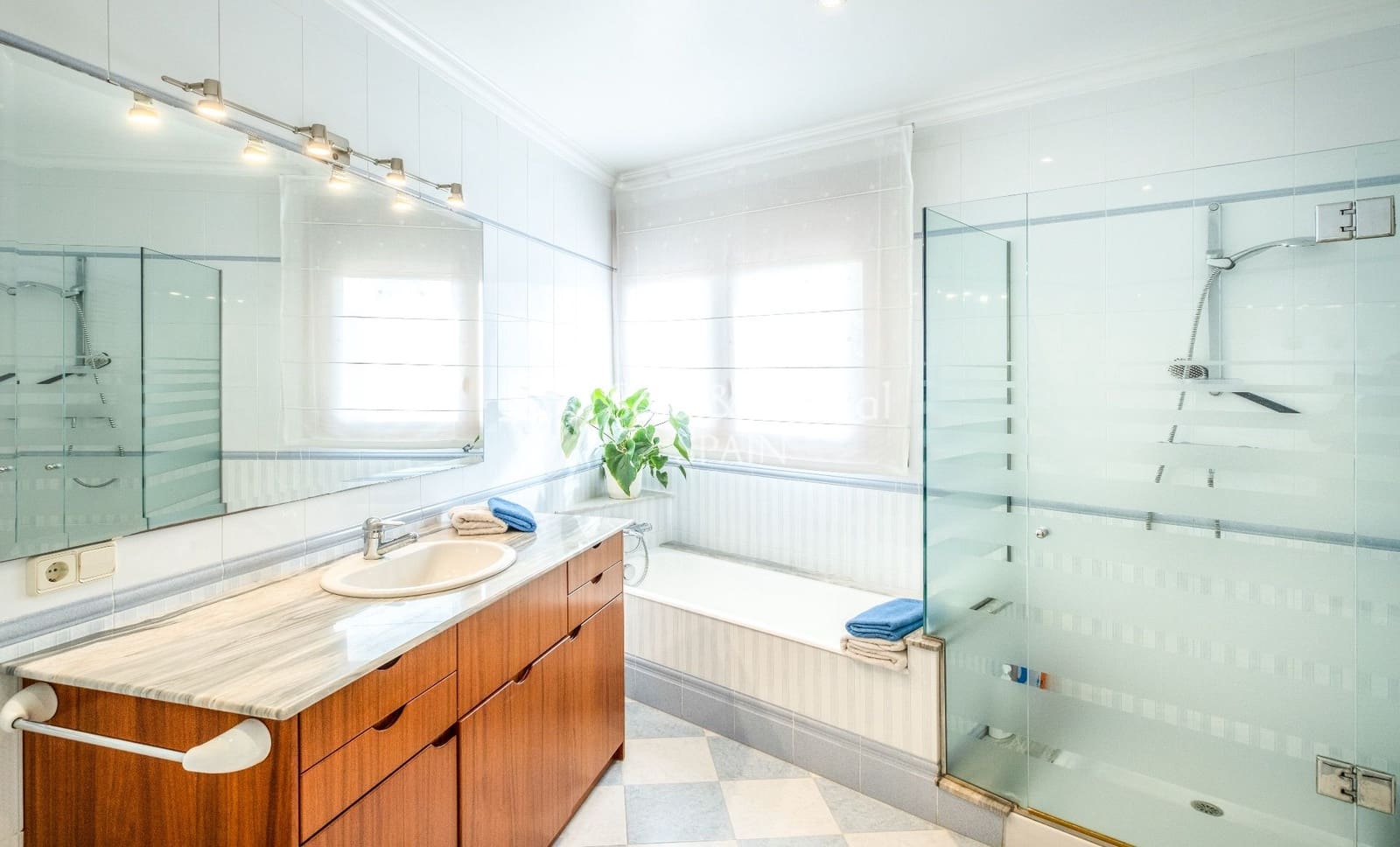 5 soveværelse Villa til salg i Lloret de Mar med swimmingpool garage - € 1.420.000 (Ref: 7963495)