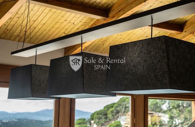 5 bedroom Villa for sale in Roca Grossa, Lloret de Mar with pool garage - € 1,420,000 (Ref: 7963495)