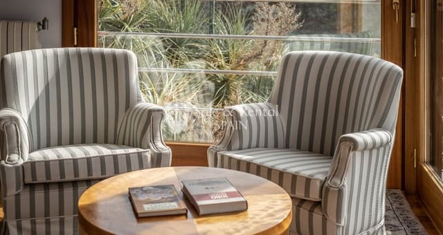 5 bedroom Villa for sale in Roca Grossa, Lloret de Mar with pool garage - € 1,420,000 (Ref: 7963495)