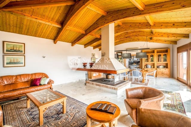 5 bedroom Villa for sale in Roca Grossa, Lloret de Mar with pool garage - € 1,420,000 (Ref: 7963495)