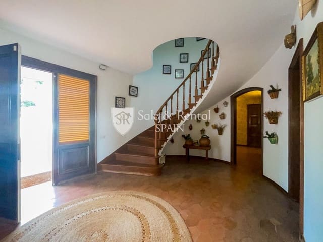 7 Zimmer Villa zu verkaufen in Sant Andreu de Llavaneres mit Pool Garage - 1.400.000 € (Ref: 8024875)